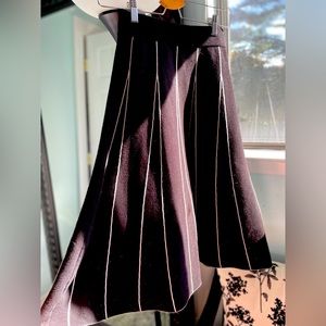 Virgin wool long skirt. A-shape. Really elegant. Korean designer.